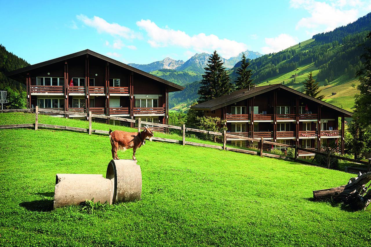 Reka-Feriendorf Lenk Hotell Exteriör bild