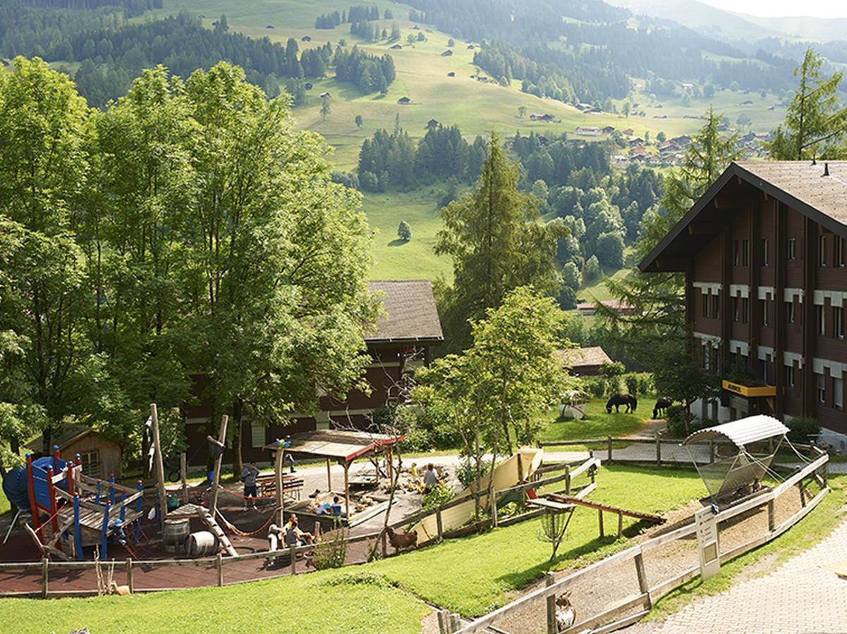 Reka-Feriendorf Lenk Hotell Exteriör bild